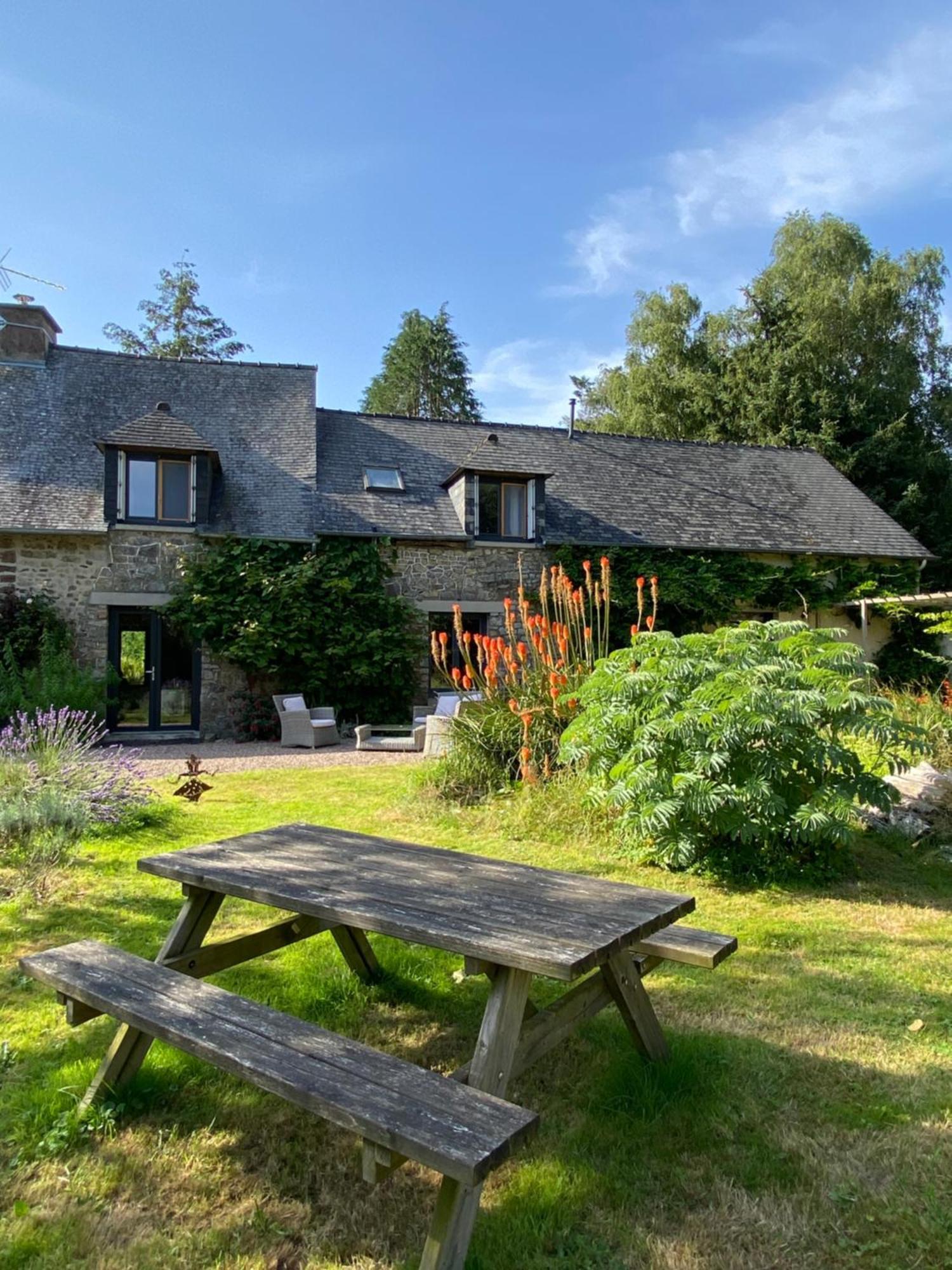 L'Hotie De Broceliande, Au Coeur Des Sites Naturels Et Legendaires Paimpont Exterior photo
