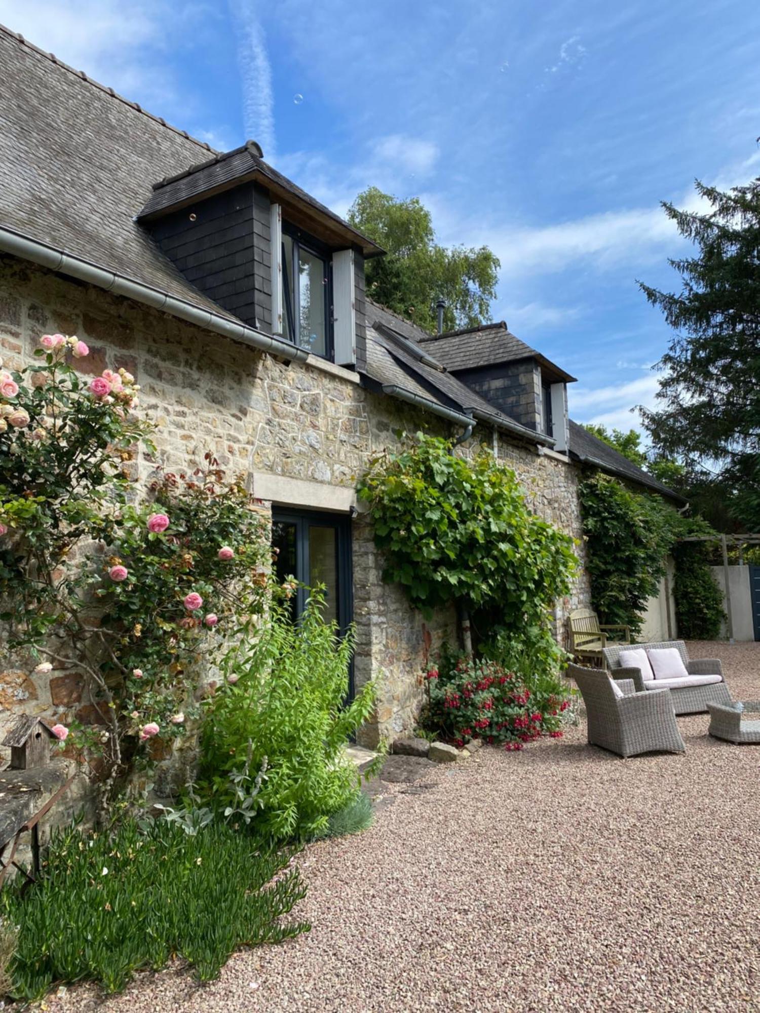 L'Hotie De Broceliande, Au Coeur Des Sites Naturels Et Legendaires Paimpont Exterior photo