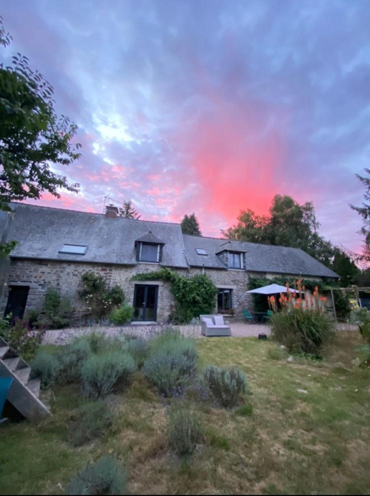L'Hotie De Broceliande, Au Coeur Des Sites Naturels Et Legendaires Paimpont Exterior photo